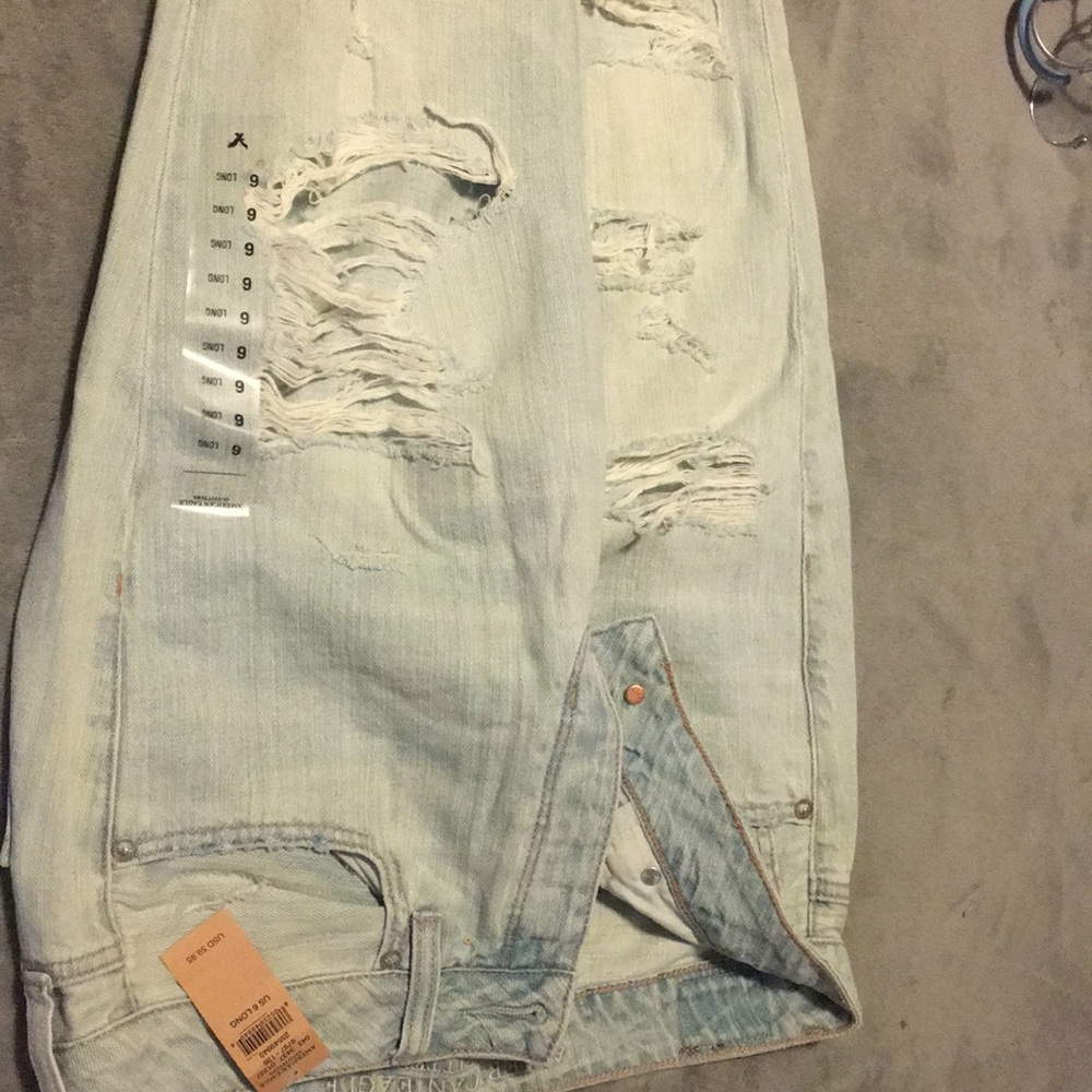 AEO Denim Tomgirl ripped jeans